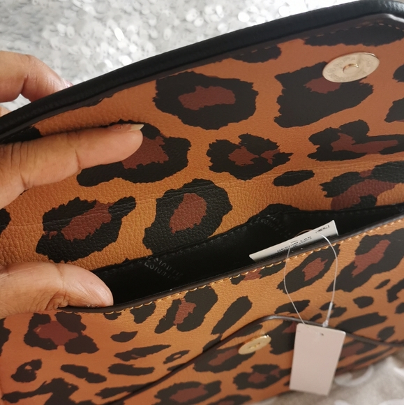 Free Gift Incl‼️NWOT Envelope leopard print  Clutch - Picture 2 of 3